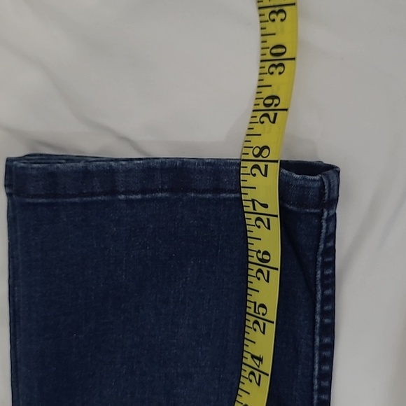 Calvin Klein Women's sz 6 Slim Mid Rise Boyfriend Fit Denim Jeans - Picture 11 of 11